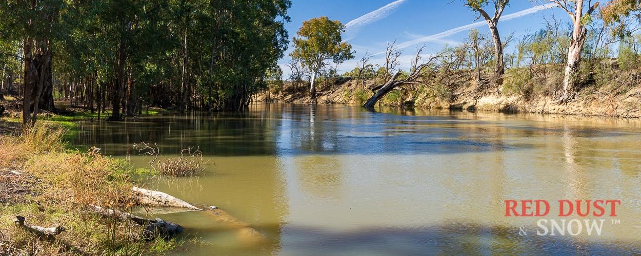 The Edward River between Moulamein and Kyalite, Murray Shire, NSW, Australia